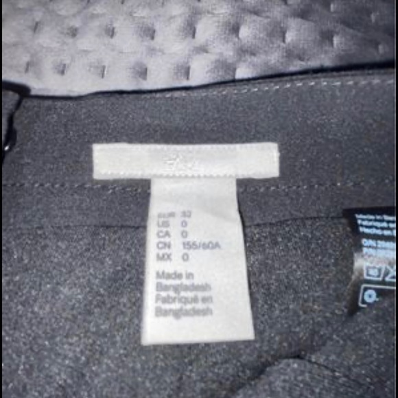 H&M black skirt - Picture 2 of 2